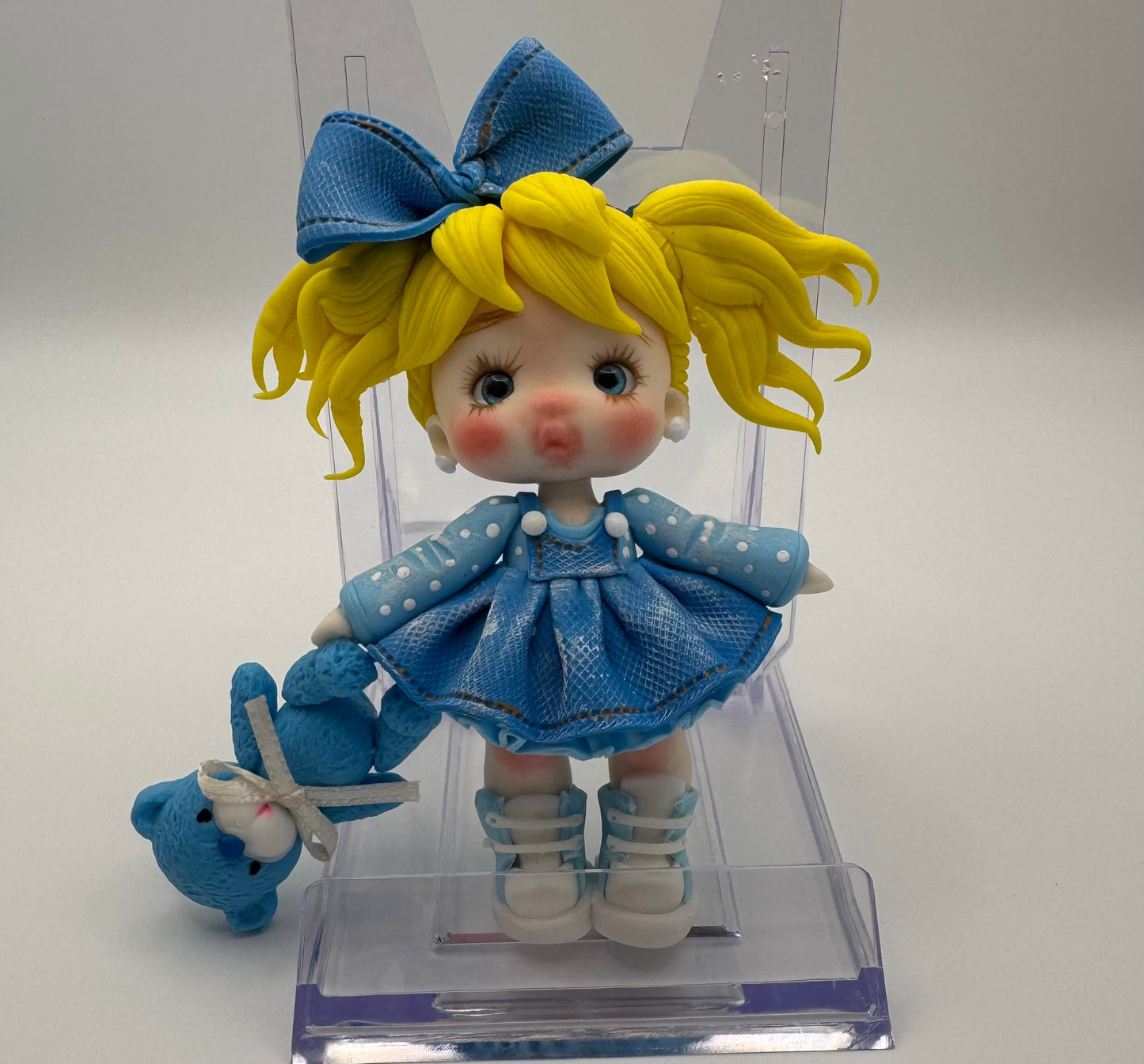 Blue teddybear girl