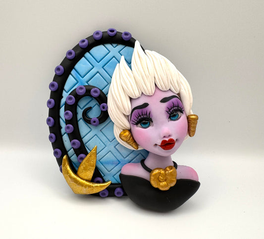 Ursula door