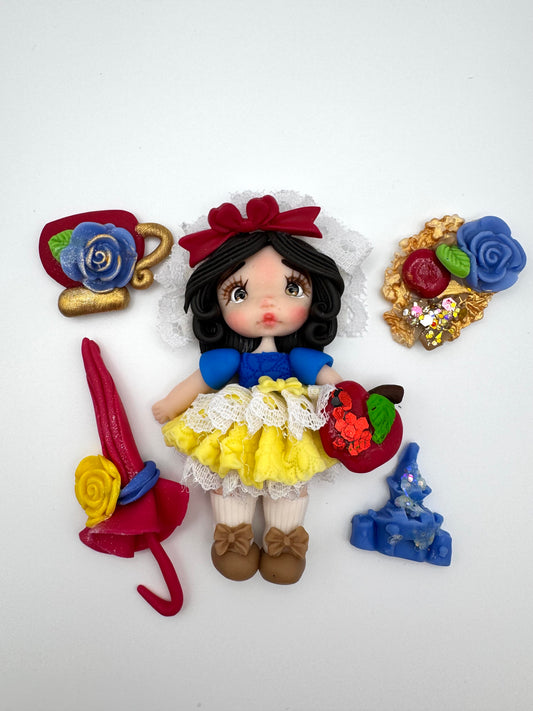 Vintage Snow White w/accessories